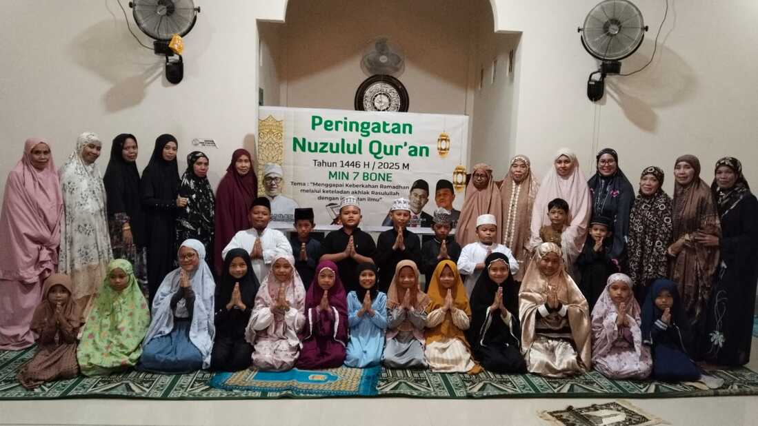 Foto Bersama Peserta Didik, Pendidik dan Orang Tua Usai Pelaksanaan Lomba Keagamaan