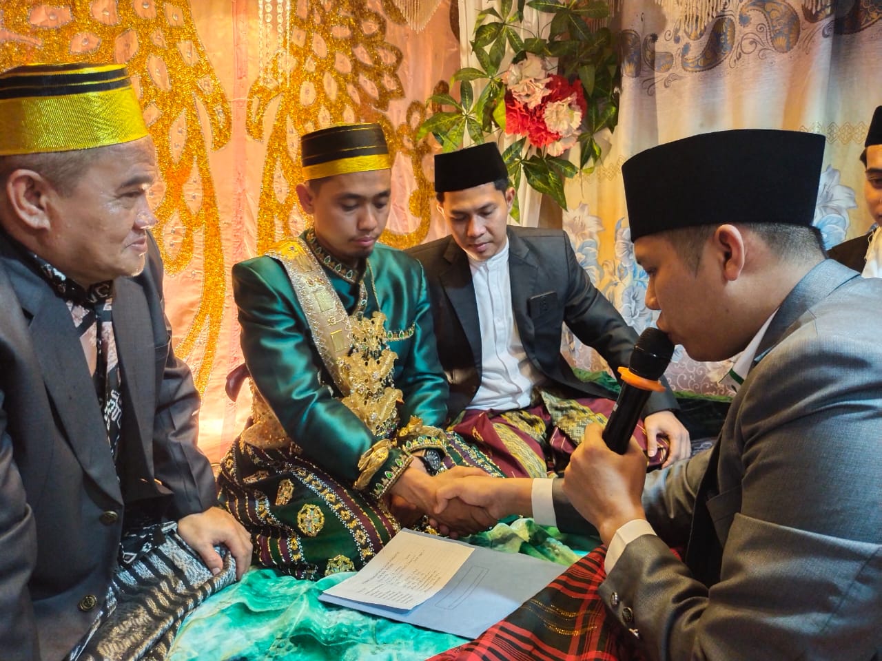 prosesi akad nikah di desa padacenga