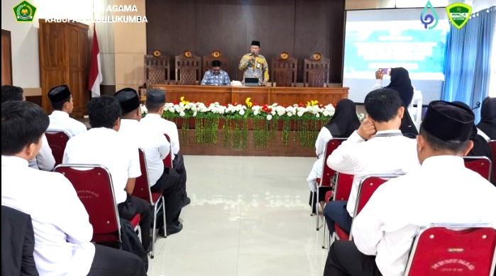 Kepala Kantor Kemenag Bulukumba, H. Misbah, S.Ag., M.A. didampingi Ketua Panitia PDWK BDK Makassar, Irfan, S.E