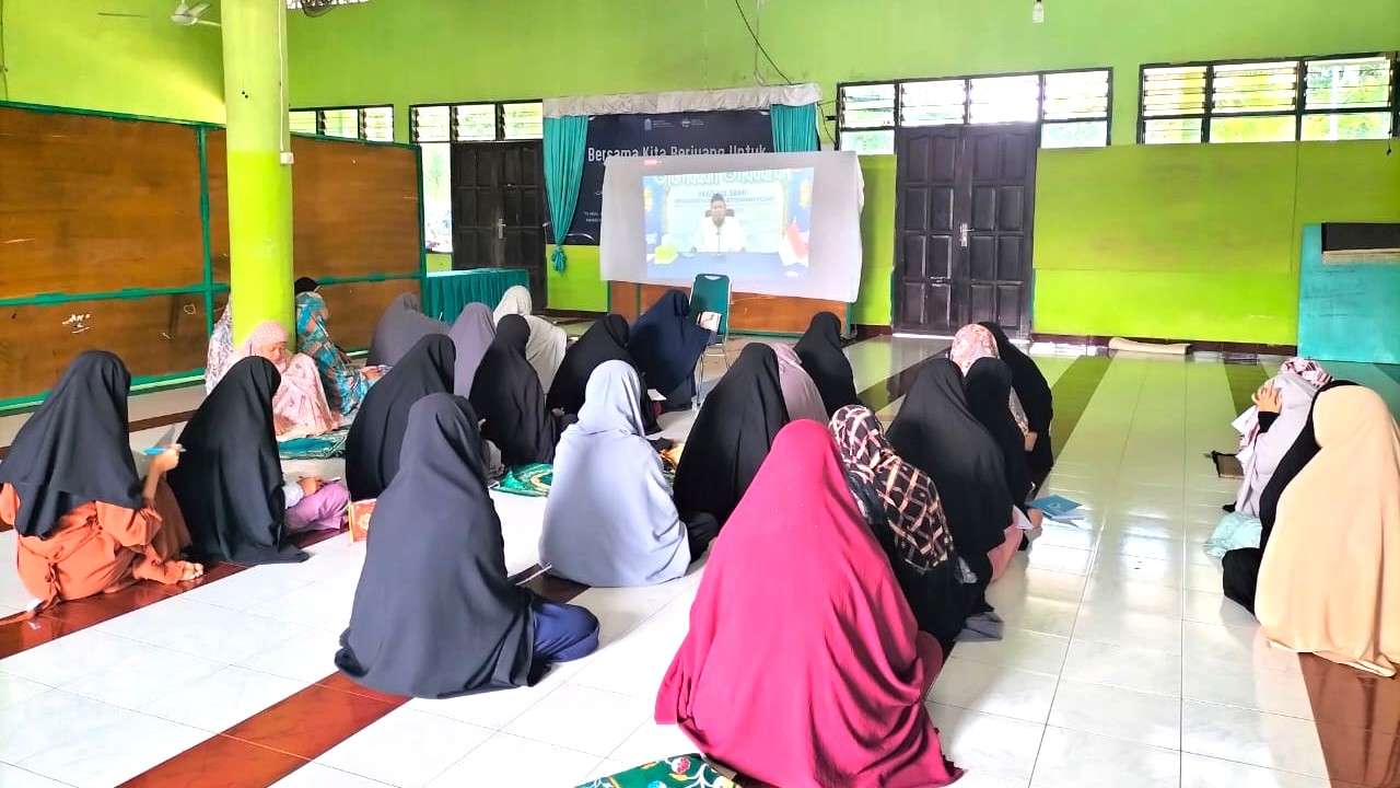 Tampak Para siswa putri mengikuti kegiatan ini dengan penuh semangat dan antusiasme.