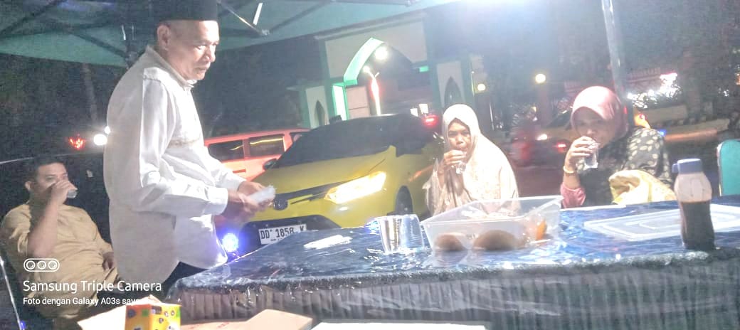 Pemudik asal Kendari Sulawesi Tenggara saat singgah di posko mudik Kemenag Takalar