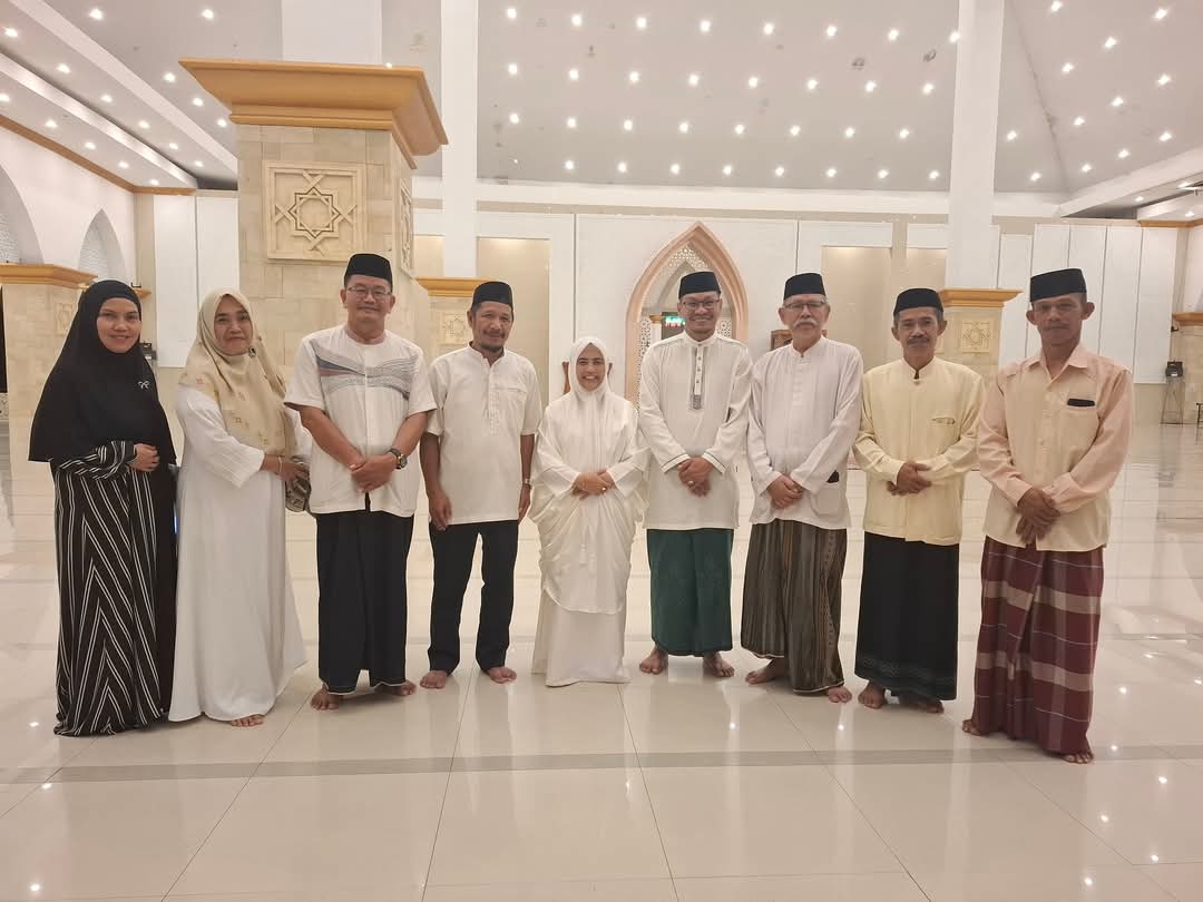 Kepala Kemenag Sinjai  Takbir Bersama menyambut Hari Raya Idul Fitri 1 Syawal 1446 H / 2025 M. Kegiatan berlangsung di Masjid Islamic Center,